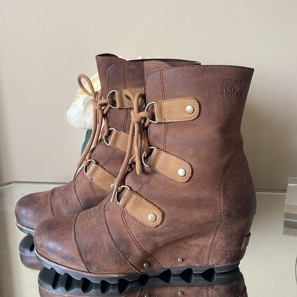 SOREL Joan Of Arctic Wedge Mid Tobacco Leather Waterproof Boots - Picture 3 of 12